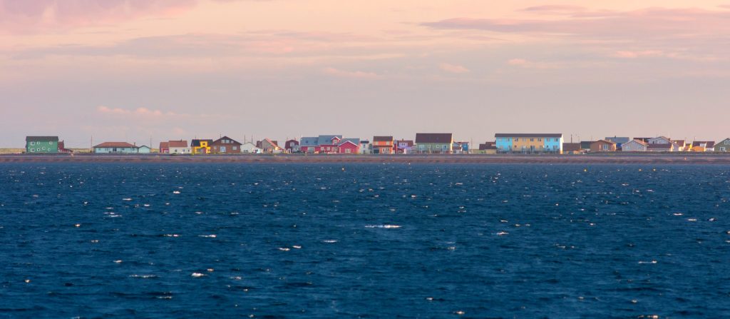 Au village de Miquelon, les habitants craignent de finir sous les eaux