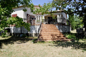 Villa avec studio et terrain de plus de 5000 m²