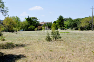 Villa avec studio et terrain de plus de 5000 m²
