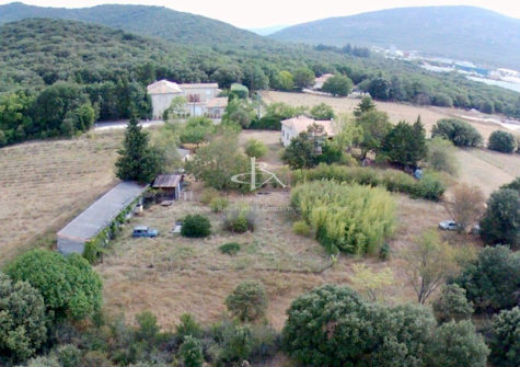 Villa + Studio avec terrain de plus de 5000 m²