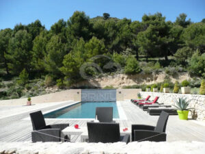 Maison d’architecte en pierre au cœur du Luberon