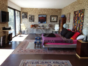Maison d’architecte en pierre au cœur du Luberon